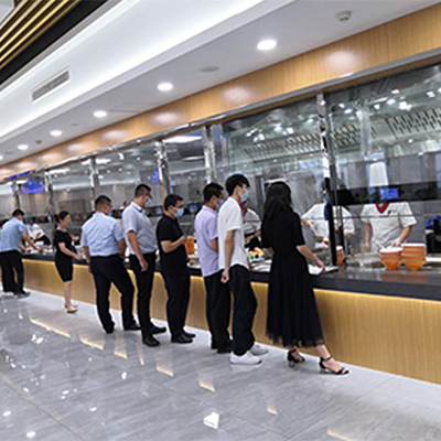 機(jī)關(guān)飯?zhí)贸邪?></div>
        <p>機(jī)關(guān)飯?zhí)贸邪?/p>
        <em>Office canteen contracting</em>
        <d>職責(zé)：單位食堂承包要確保單位干部職工就餐供應(yīng)，并不斷提高供餐質(zhì)量和服務(wù)水平；同時(shí)負(fù)責(zé)單位工作餐......</d>
    </li> 
    <li varid=